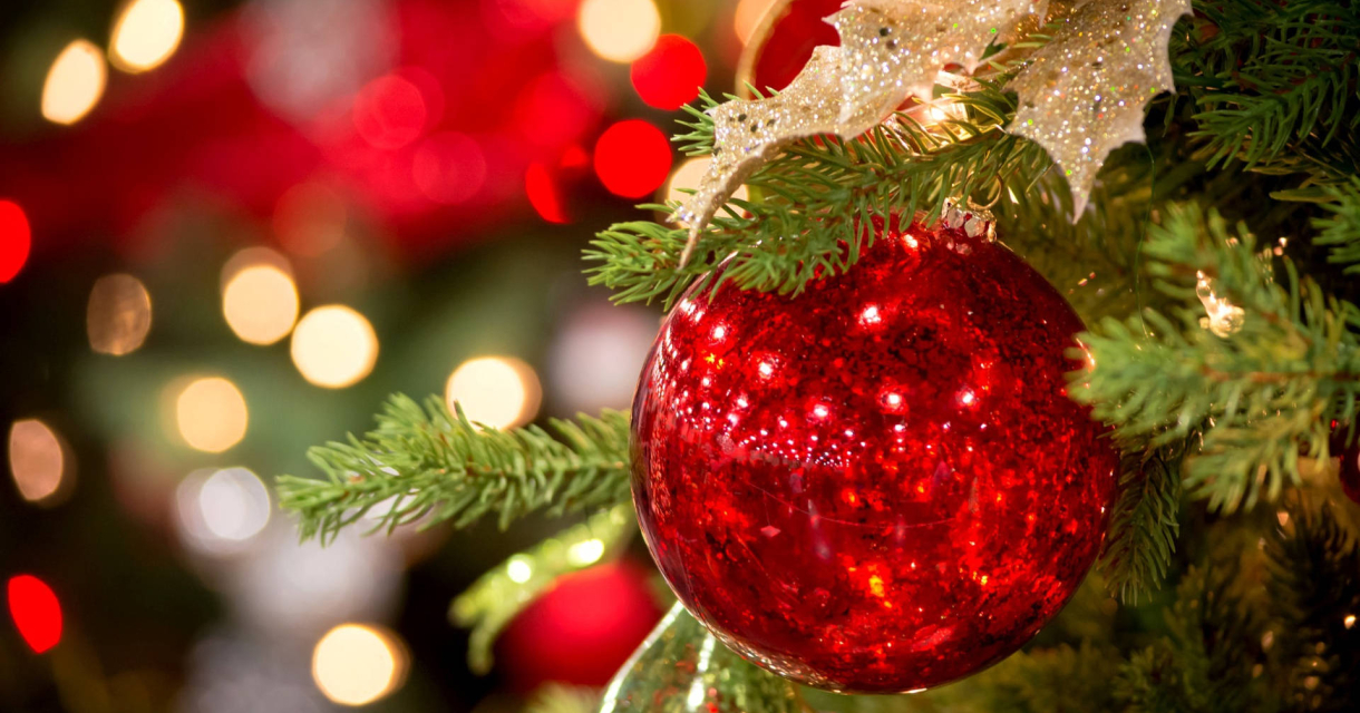red-christmas-tree-ornament-ti85ylc74gojhv4u.jpg