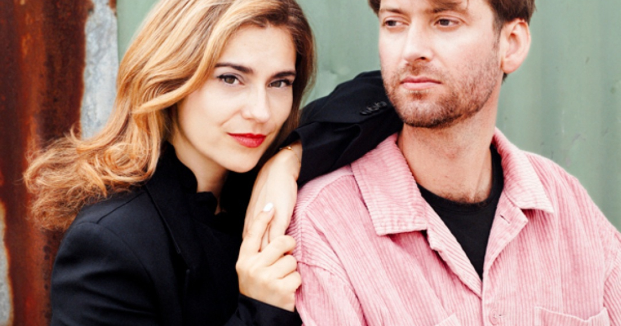 Zangeres Esther Van Hees en bassist Reindert Kragt Zangeres Esther Van Hees en bassist Reindert Kragt