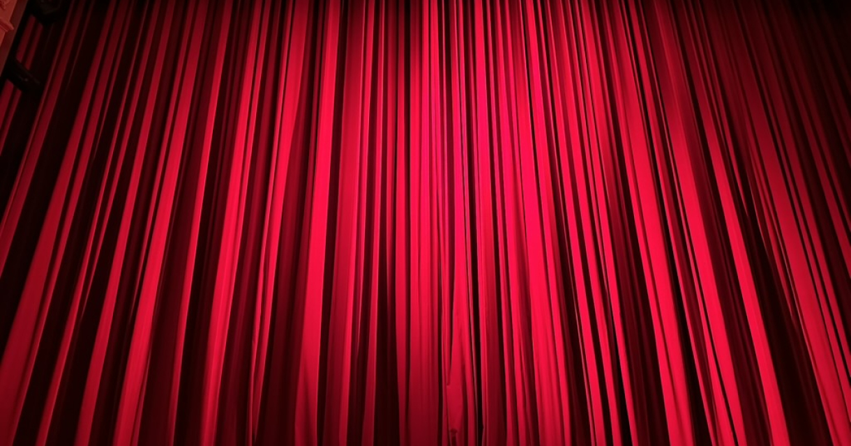 Rode doek van een theater Rode doek van een theater