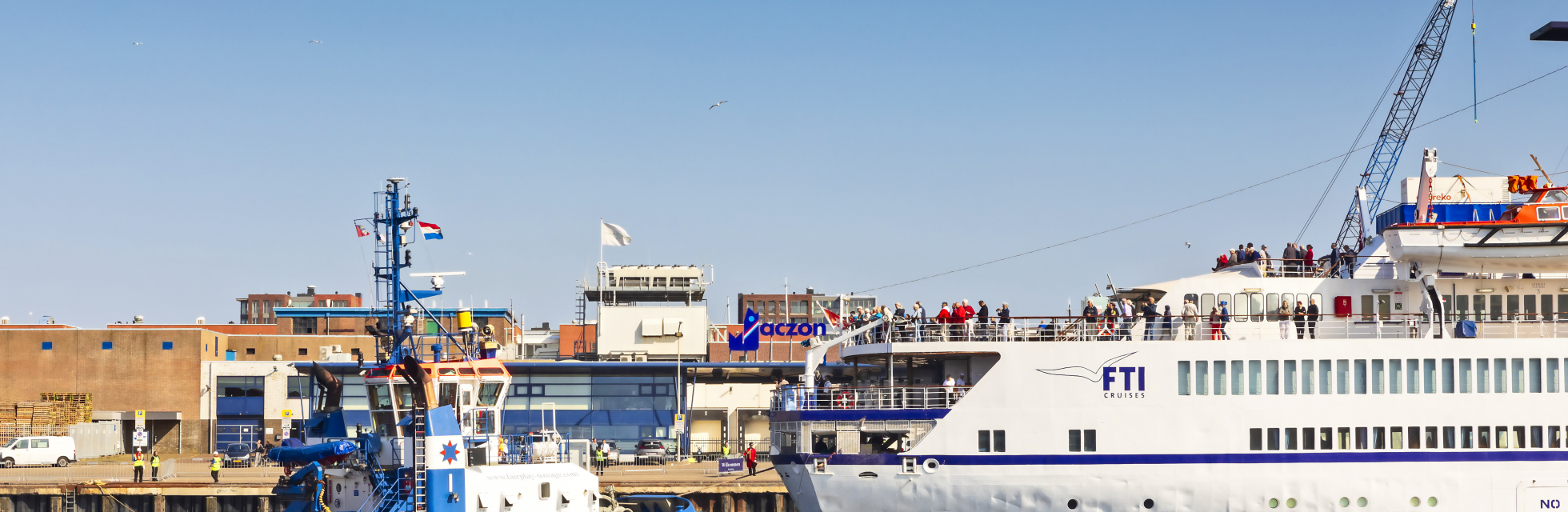Cruiseschip komt aan in den haag