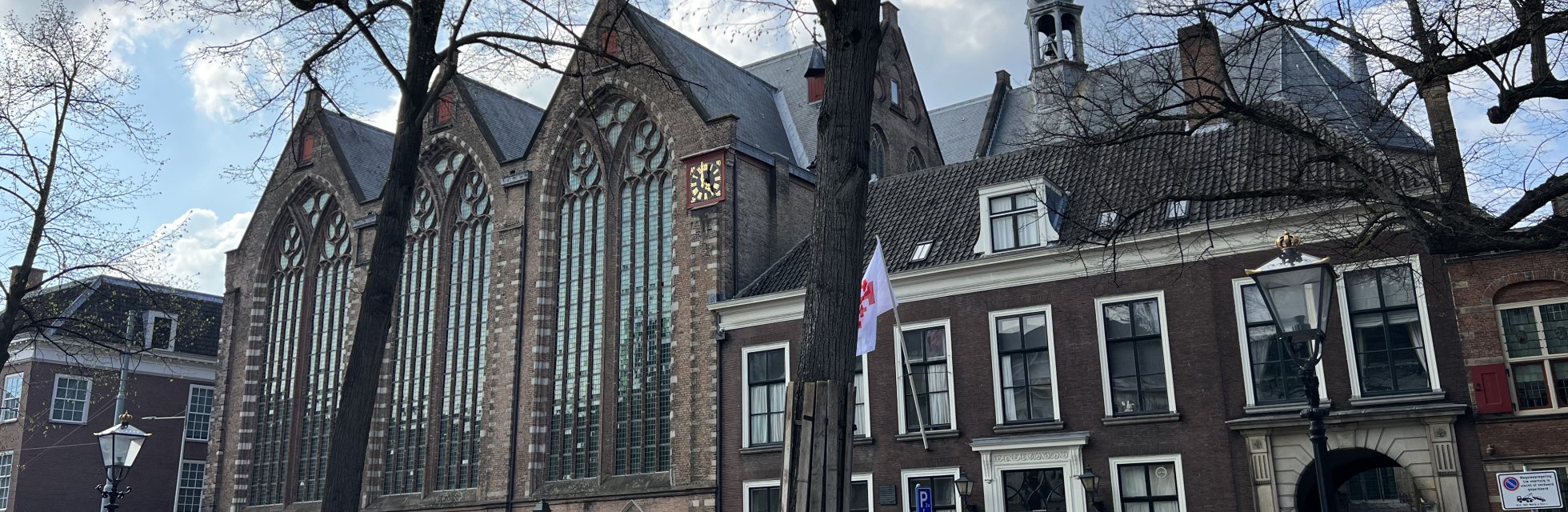 Kloosterk in Den Haag vanaf de buitenkant 