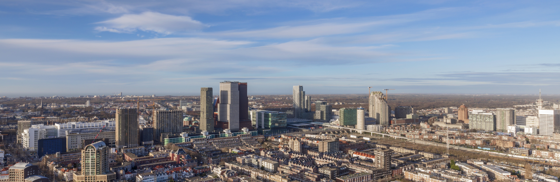 Skyline van Den Haag, gezien vanaf de hoogste verdieping van Het Strijkijzer aan het Rijswijkseplein