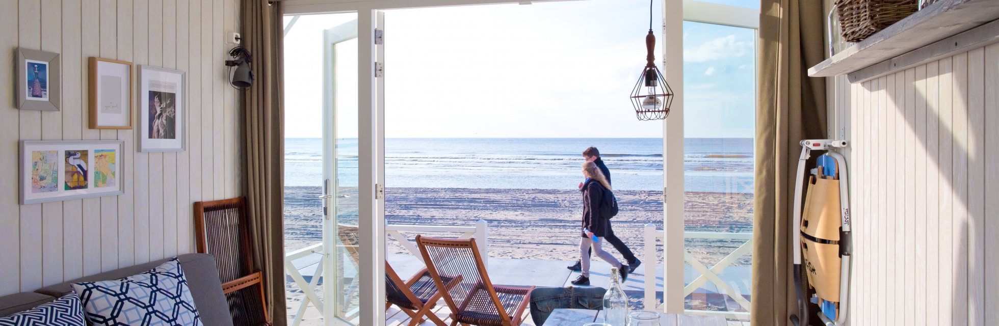 Vanuit het Haags Strandhuisje in Kijkduin kijk je zo naar de zee. 