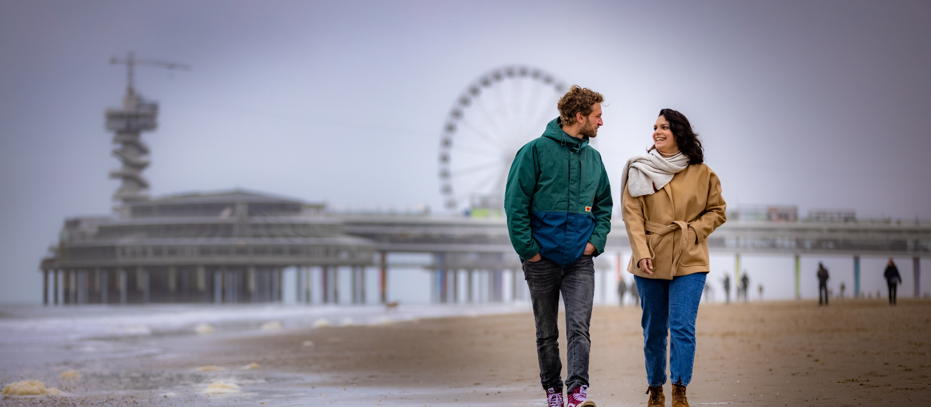 Uitwaaien in de winter op het strand van Scheveningen