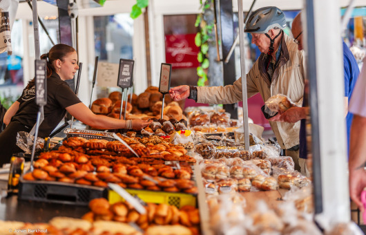Wijkmarkt Loosduinse Hoofdplein