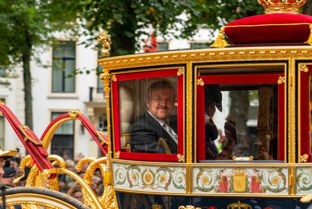 Koning Willem Alexander in gouden koets Koning Willem Alexander in gouden koets