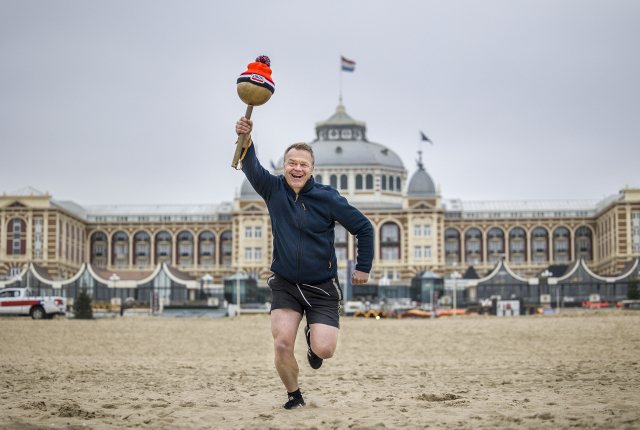 Unox Nieuwjaarsduik aanloop Unox Nieuwjaarsduik aanloop
