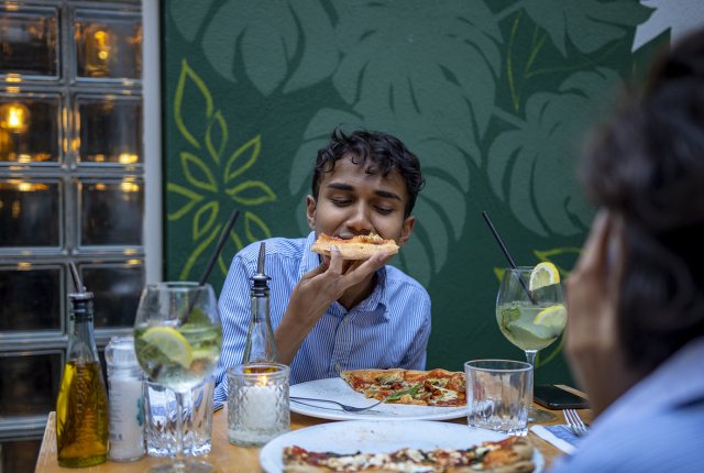 Van zondag t/m donderdag geniet je van 15% korting op je pizza op vertoon van je DenHaagPas 