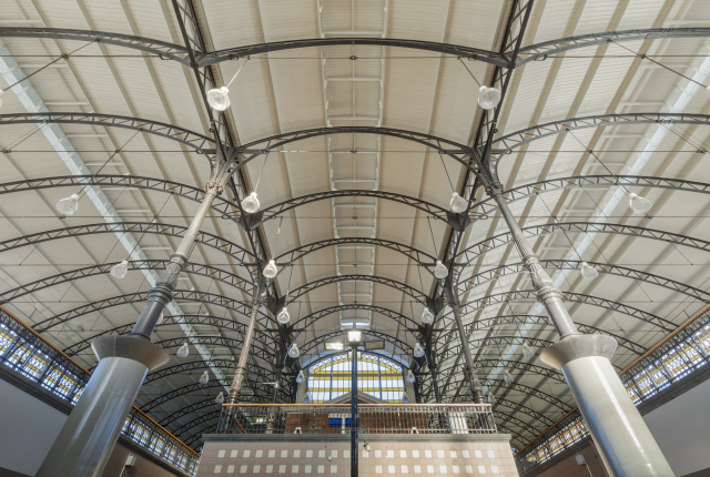 Dak van station Hollands Spoor