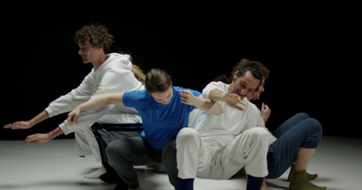 Contact Impro Jam met live muziek door Joshua Samson