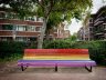 Regenboog bankje in Segbroek Den Haag