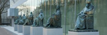 Beeldengroep Hoge Raad de Nederlanden