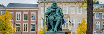 Standbeeld Van Oldenbarnevelt in Den Haag Standbeeld Van Oldenbarnevelt in Den Haag